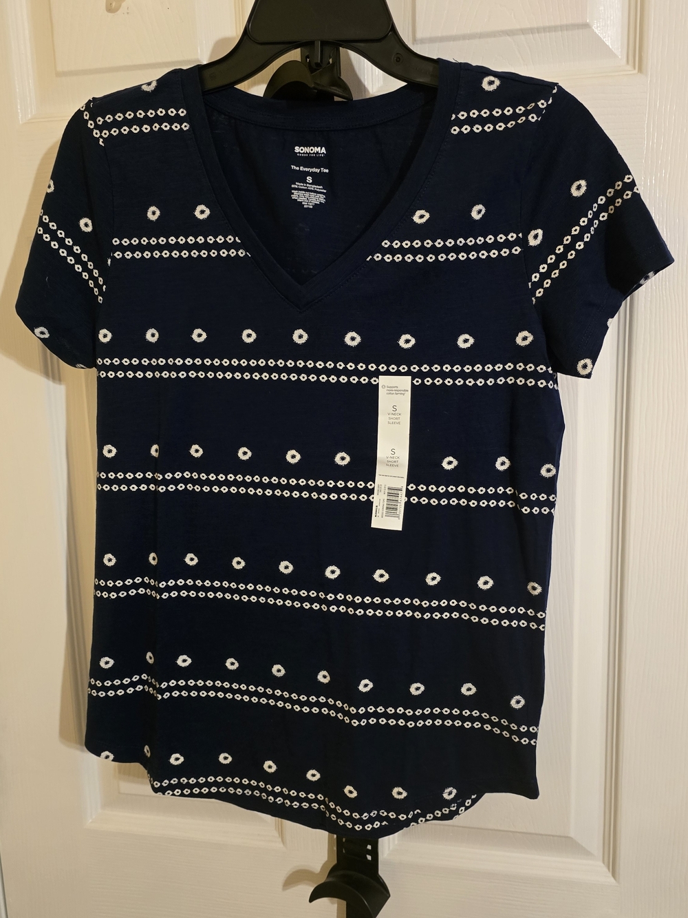 Sonoma Navy Short-Sleeve V-Neck Tee with White Dot Stripes